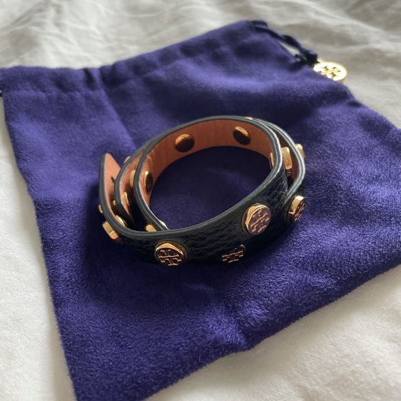 TORY BURCH
Double Wrap Logo Stud Bracelet - Picture 6 of 7